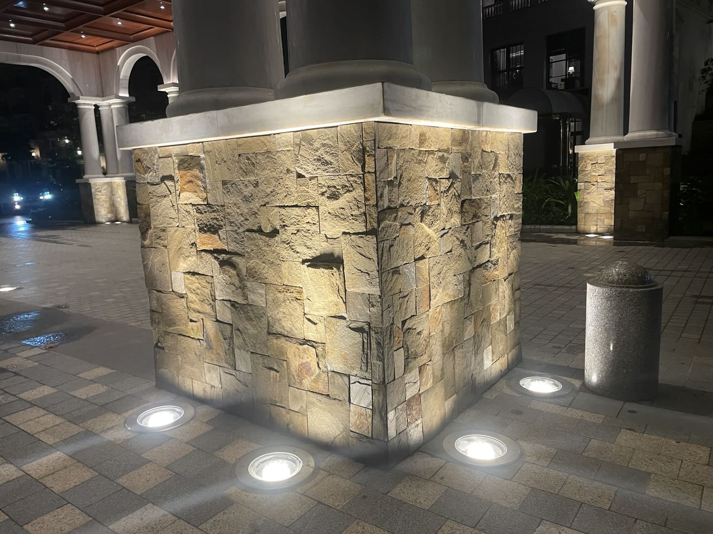 業界唯一】地中埋設アッパーライト代替えLED照明 - 日本製LED照明 株式